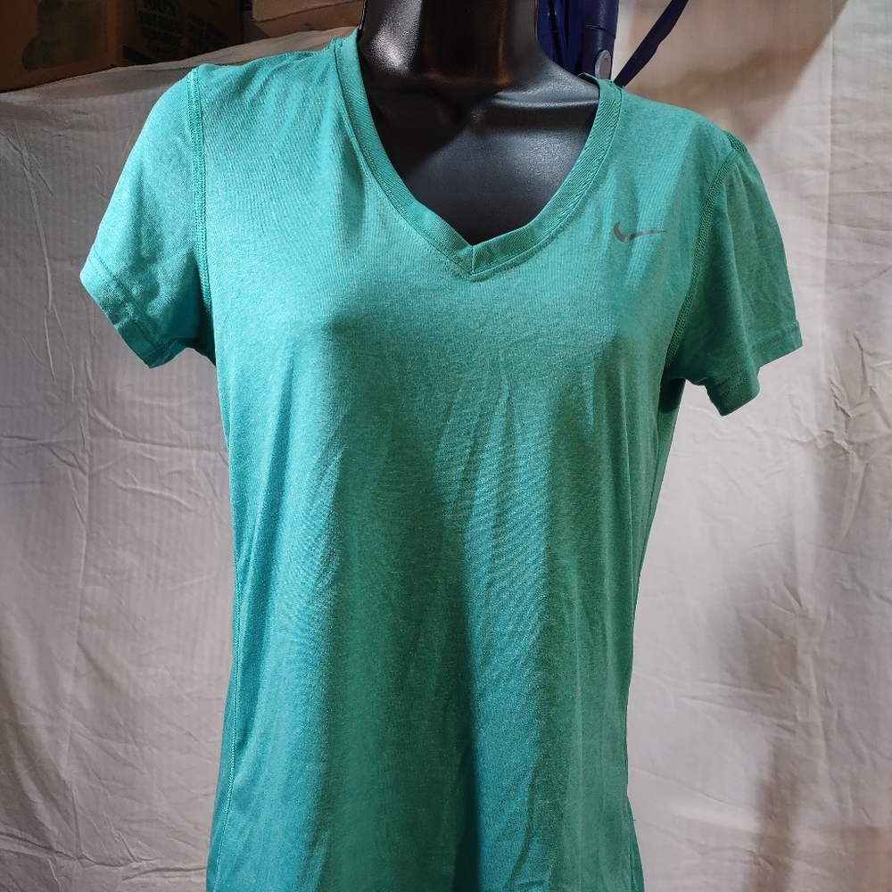 (314) Nike DRI Fit V-neck Green, S,Tee Top